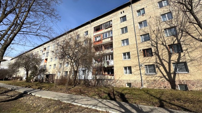 ПРОДАЄТЬСЯ 3-х кімнатна квартира - фото 1