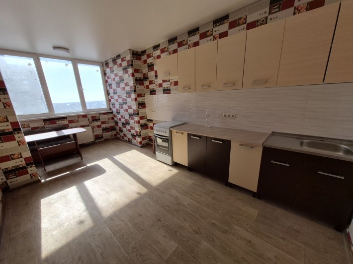 Продам 1 кімнатну квартиру з ремонтом Чорноморськ - фото 1