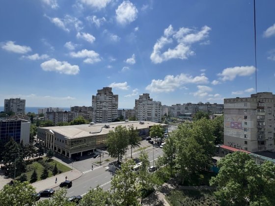 3х комнатная квартира в центре Черноморск