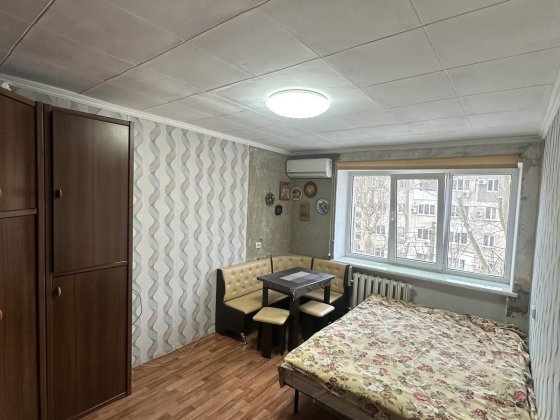 Продам двухкомнатную комунну Чорноморськ