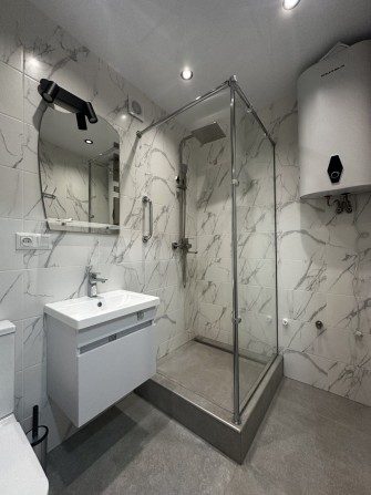 Продам 2-х кімнатну квартиру з ремонтом - фото 1