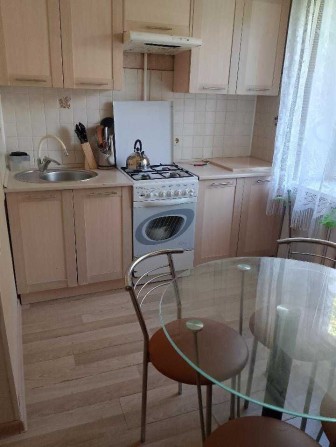 Продам 2 комнатную на 1 Мая у моря.Можно по госпрограмме - фото 1