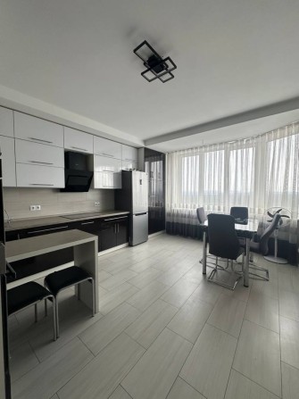 Євро 2 кімнатна квартира 57 м2 гарний ремонт - фото 1