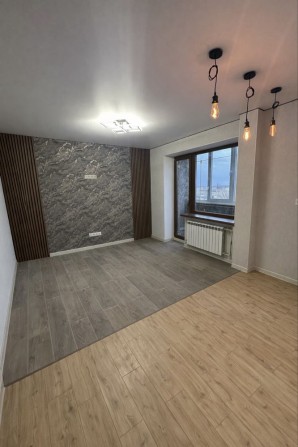 Продам 3-х кімнатну квартиру в центрі м. Лозова - фото 1