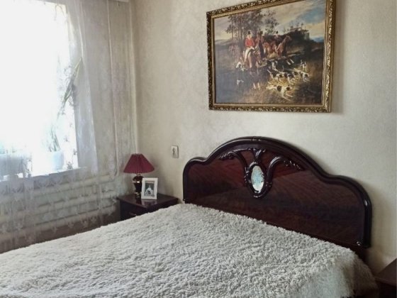 Продам трехкомнатную кваритиру Лозова