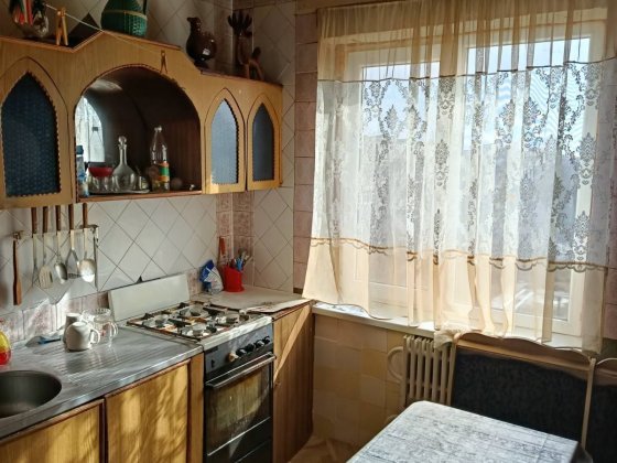 Продам двокімнатну квартиру Лозовая