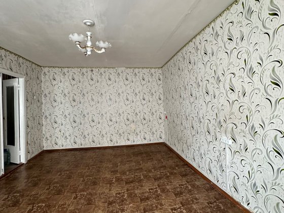 Продается 1но комнатная квартира Ворошиловка район первой школы Марганец