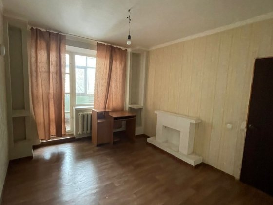 Продам 4-х комнатную квартиру на 3-м этаже 5-и эт.дома
​Продается Лозовая