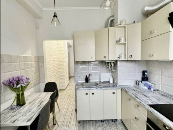 Продається простора та затишна квартира в самому центрі міста Мукачево