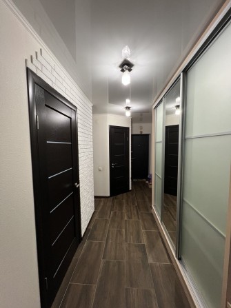 Продам 3 кімнатну компактну  квартиру - фото 1