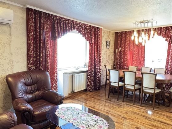 Продаж 4-кімнатної квартири, мкр-н Підгоряно Мукачеве