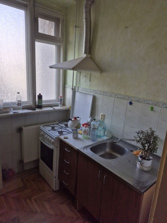 Продаж 2 кімнатной в центрі з гаражем. - фото 1