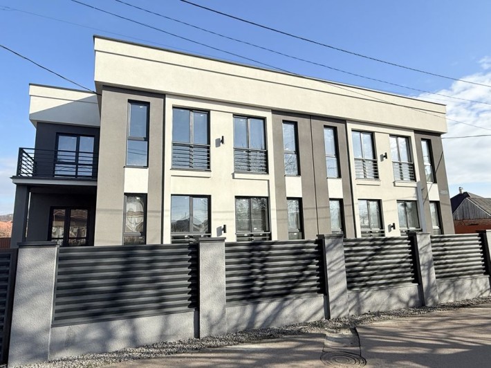 Новобудова/квартира з власним двором/Росвигово-рн Набережна/ - фото 1