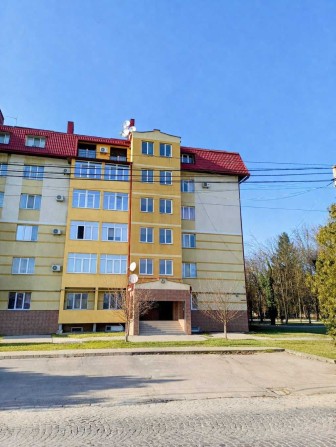 Продаж просторої 2-к квартири 120 м2 в новобудові біля парку - фото 1