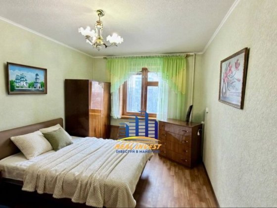 Продається 3-кімнатна квартира у м. Самар, вул. О. Цокура Самар