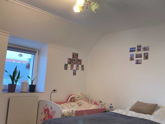 Продається 4-кімнатна двоповерхова квартира Мукачево