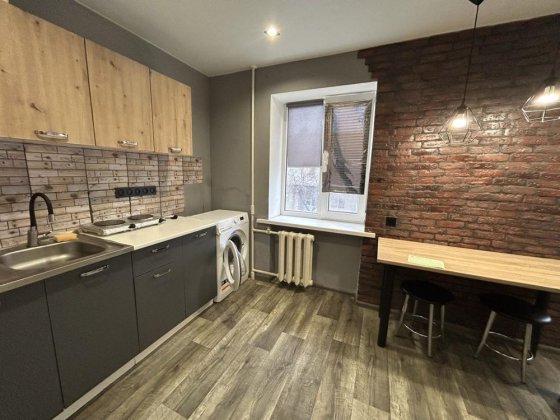 Продам малосімейку, район Варуса Самар