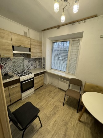 Продам 1к квартиру у центрі м. Самар - фото 1