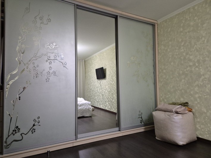 Продам  квартиру - фото 1