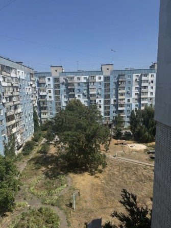 Продам 2 комнатную квартиру в центре города - фото 1