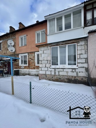 Продається 3-кімнатна квартира з власним подвірʼям. - фото 1