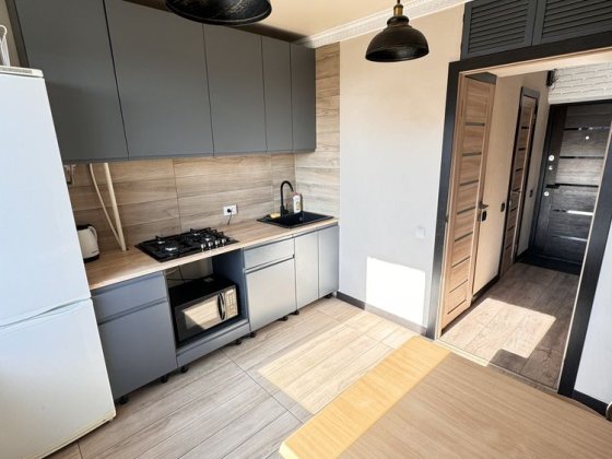 Продам 2к Центр Славянск