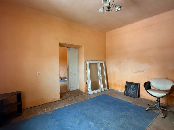 2-кімнатна квартира в центрі під ремонт Стрый