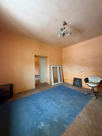 2-кімнатна квартира в центрі під ремонт - фото 1