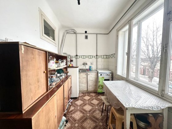 Продається 3-кімнатна квартира в ближньому центрі. Стрий