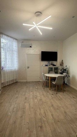 Продається квартира з гаражем - фото 1