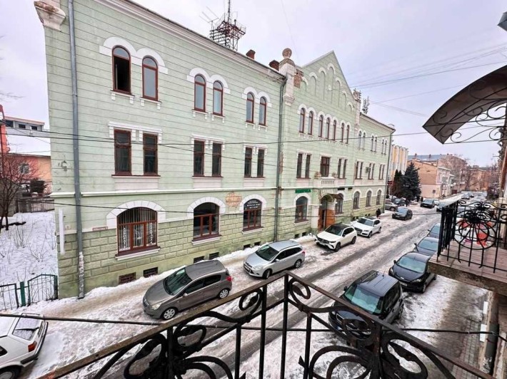 Продаж 3 кімнатної квартири у Центрі Стрия - фото 1