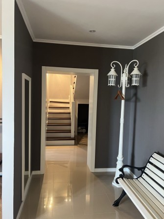 Продаж 3-кімнатноі квартири Украінка - фото 1