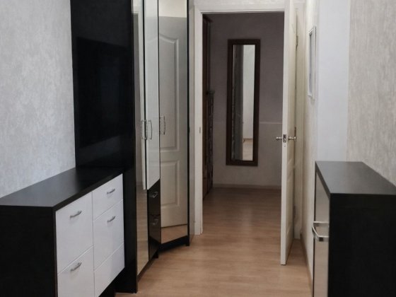 Продам 2-кімнатну квартиру, вул. Тищика, 2 поверх, з меблями (власник) Умань