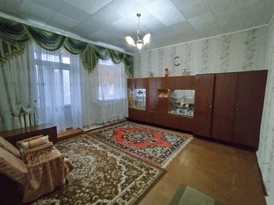 Простора 3х кімнатна квартира 70м² з гаражем. Центр. Автономне опаленн Умань