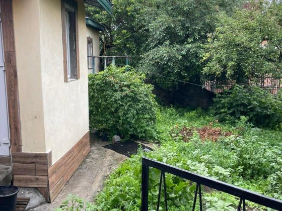 Приватні Дві нерухомості  160 к2-м  р-н мед коледж  пишіть ваібер. Умань