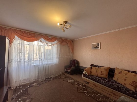 Продаєтьчя 2к цегла 5 пов., вул.Зарічанська 32 Хмельницький