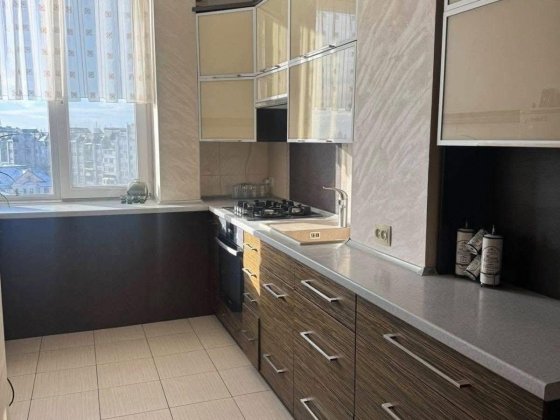 Однокімнатна квартира більшої площі ! Шептицький