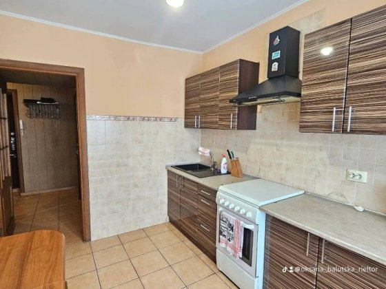 Продам 2-кім квартиру, район 8-9 школи, будинок ОСББ Шептицкий