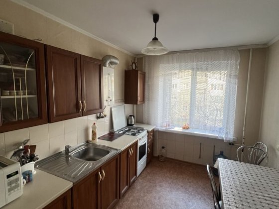 Продам 4-х кім квартиру Шептицький