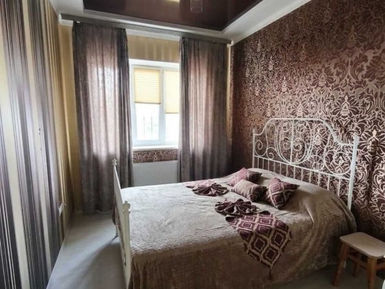 Продам 4 комнатную квартиру Чугуев Чугуев