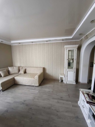 Продам 4 комнатную квартиру центр Чугуева с гаражом - фото 1