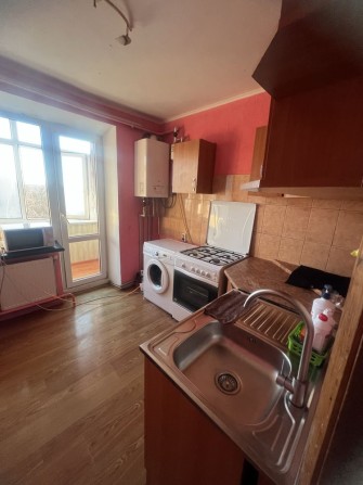 Продам велику трикімнатну квартиру - фото 1