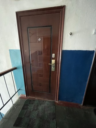 Продам 3-кімнатну квартиру під ремонт - фото 1