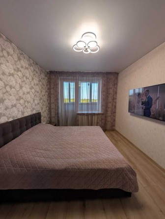 Продам сучасну 2кімнатну квартиру з дизайнерським ремонтом на  Озерній - фото 1