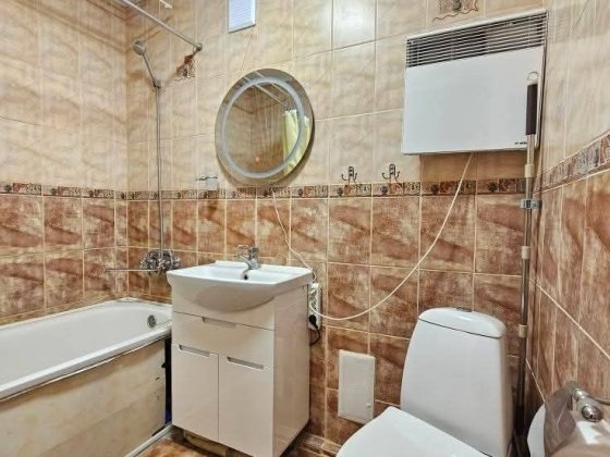 Продам 2-кім квартиру на 2-му поверсі, район 11-12 школи Шептицкий