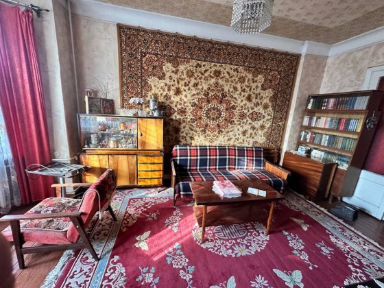 Трьокімнатна квартира по вул. Депутатській Шостка