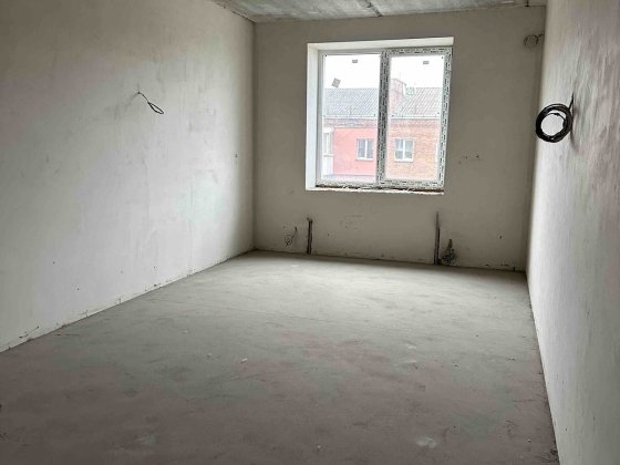 Простора 3к, середній поверх розведена вода, є тепла підлога 37003 Хмельницкий