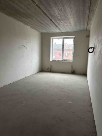 Простора 3к, середній поверх розведена вода, є тепла підлога 37003 - фото 1