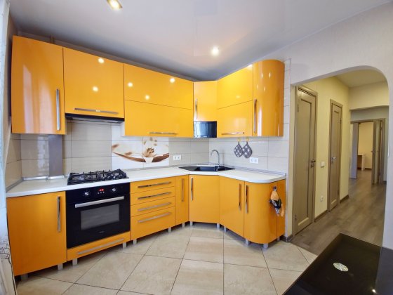 Чотирьох кімнатна напроти парку Чекмана. Без комісії! Хмельницький