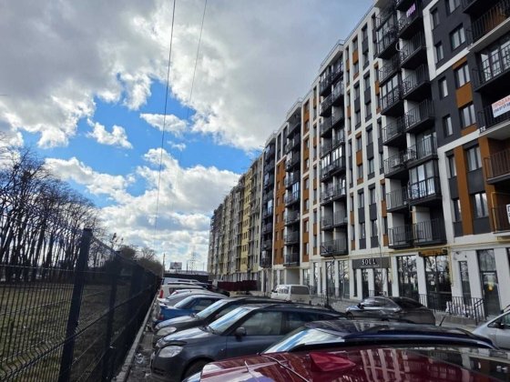 Продаж 2к квартири 77.6 кв. м на вул. Одеська Зарванцы